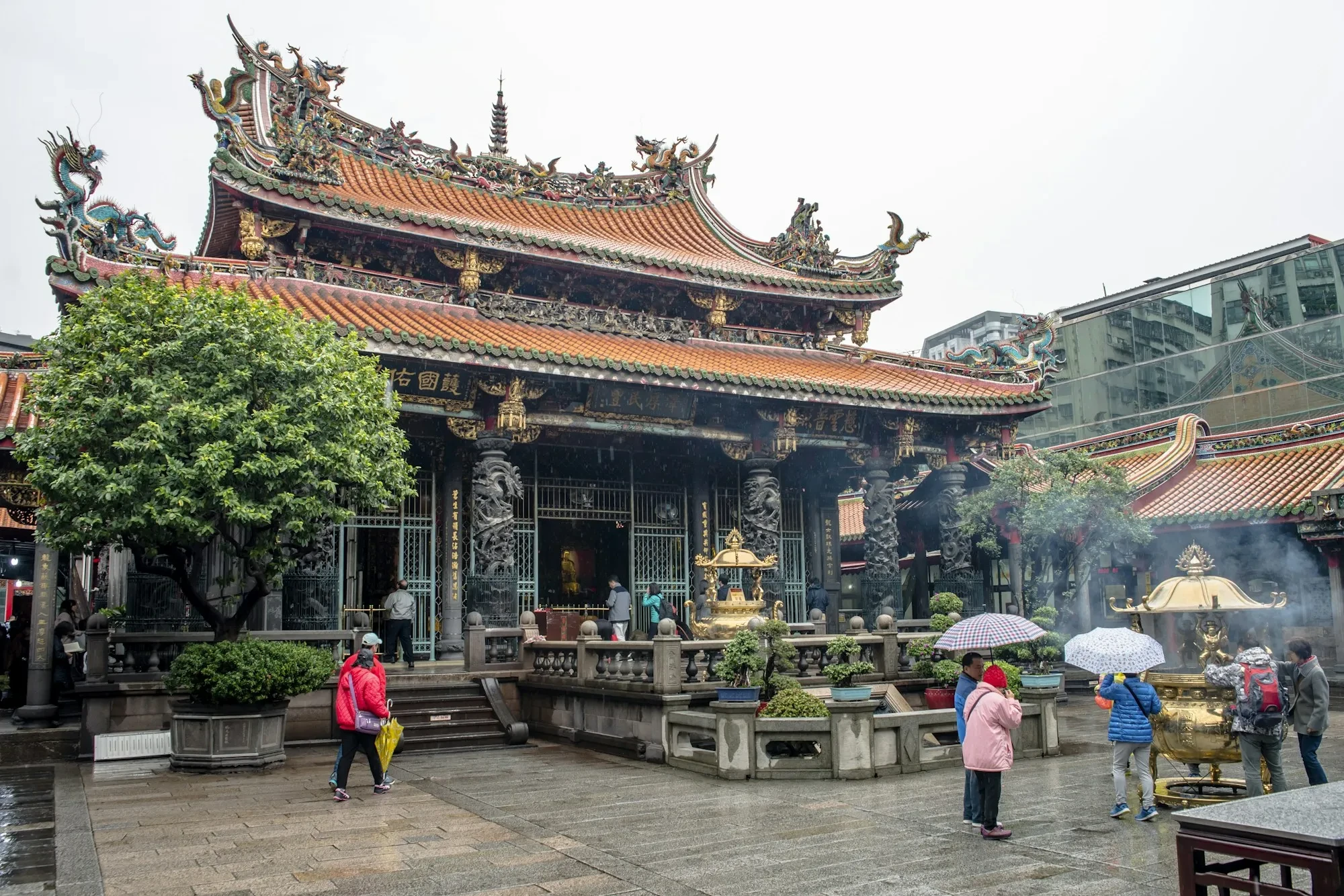 Longshan Temple